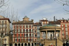 Zentraler-Platz-der-Altstadt