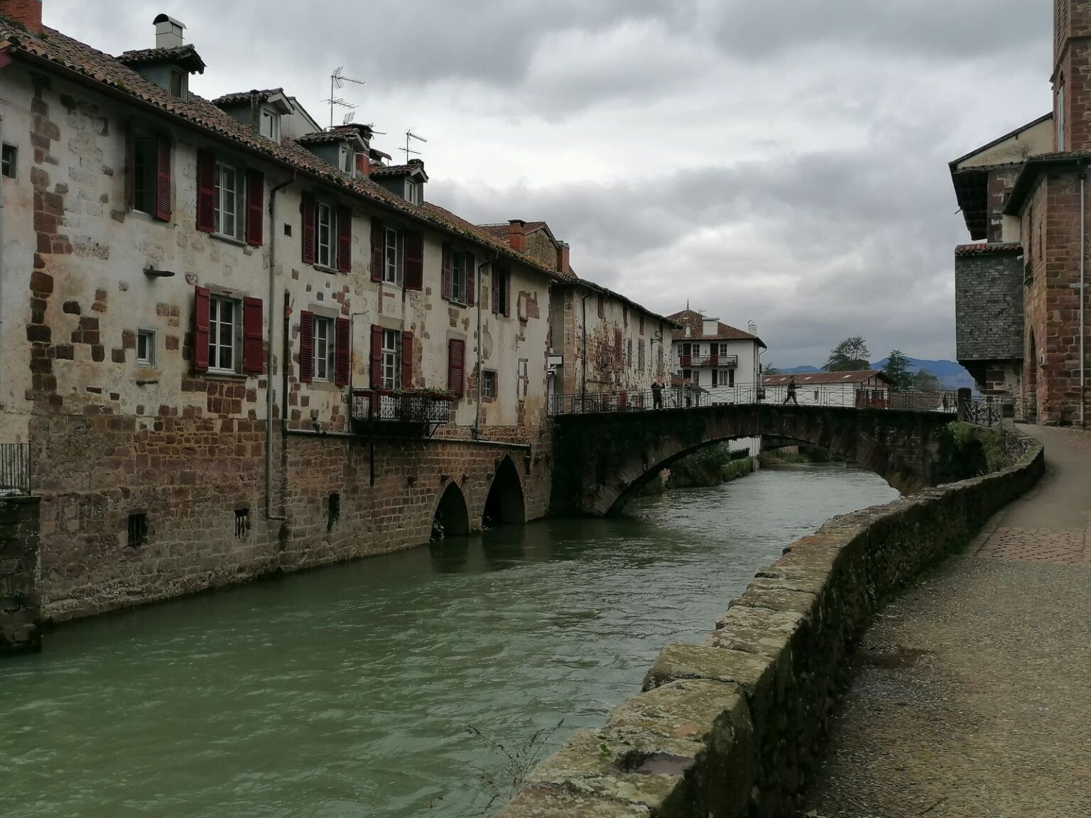 Am-Fluss-Nive