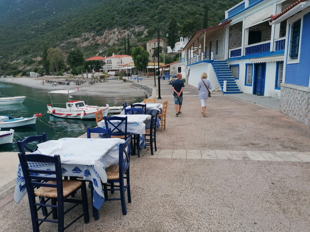 Am-Hafen-von-Plaka Am-Hafen-von-Plaka