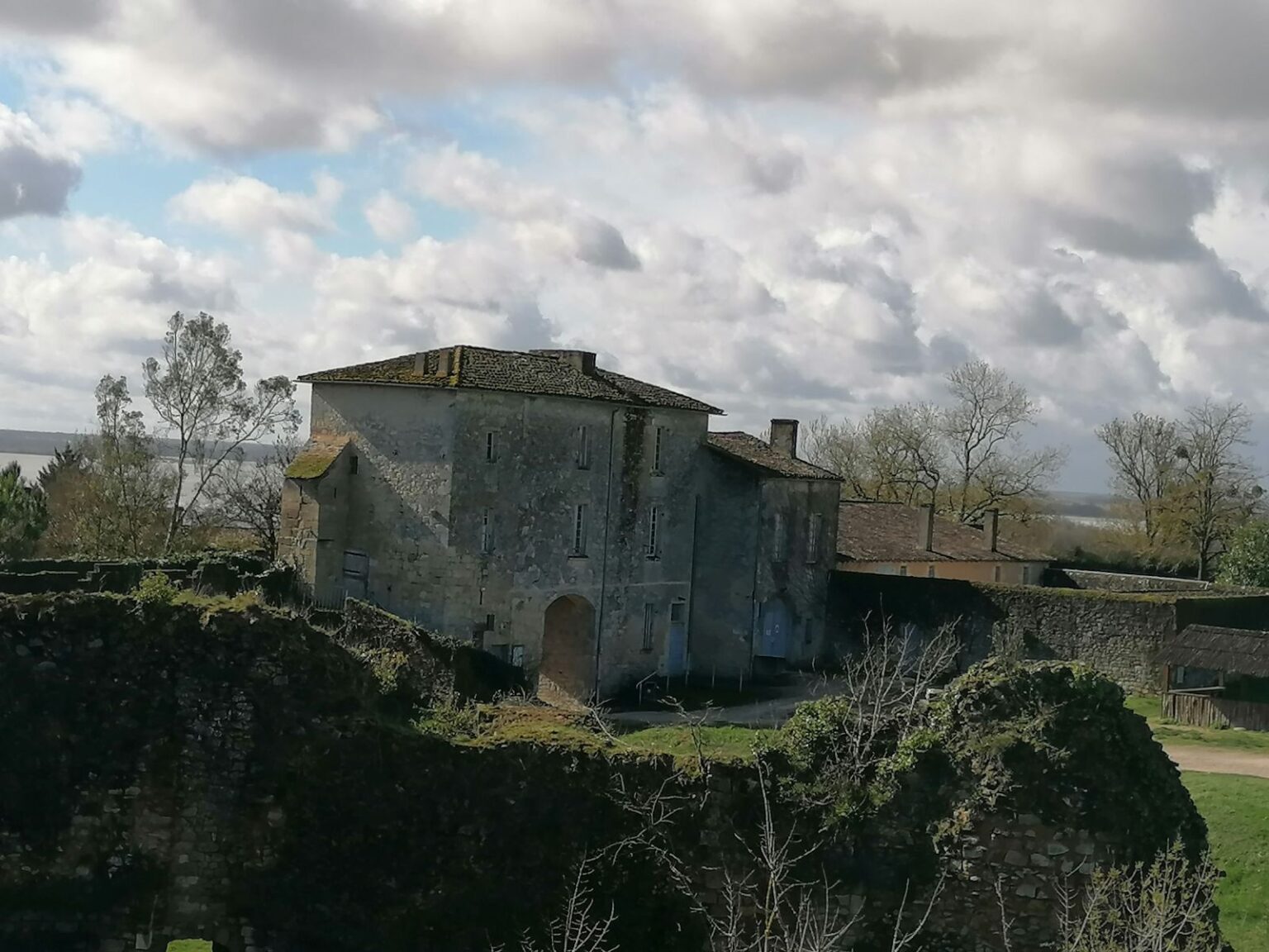 Auf-der-Festungsanlage