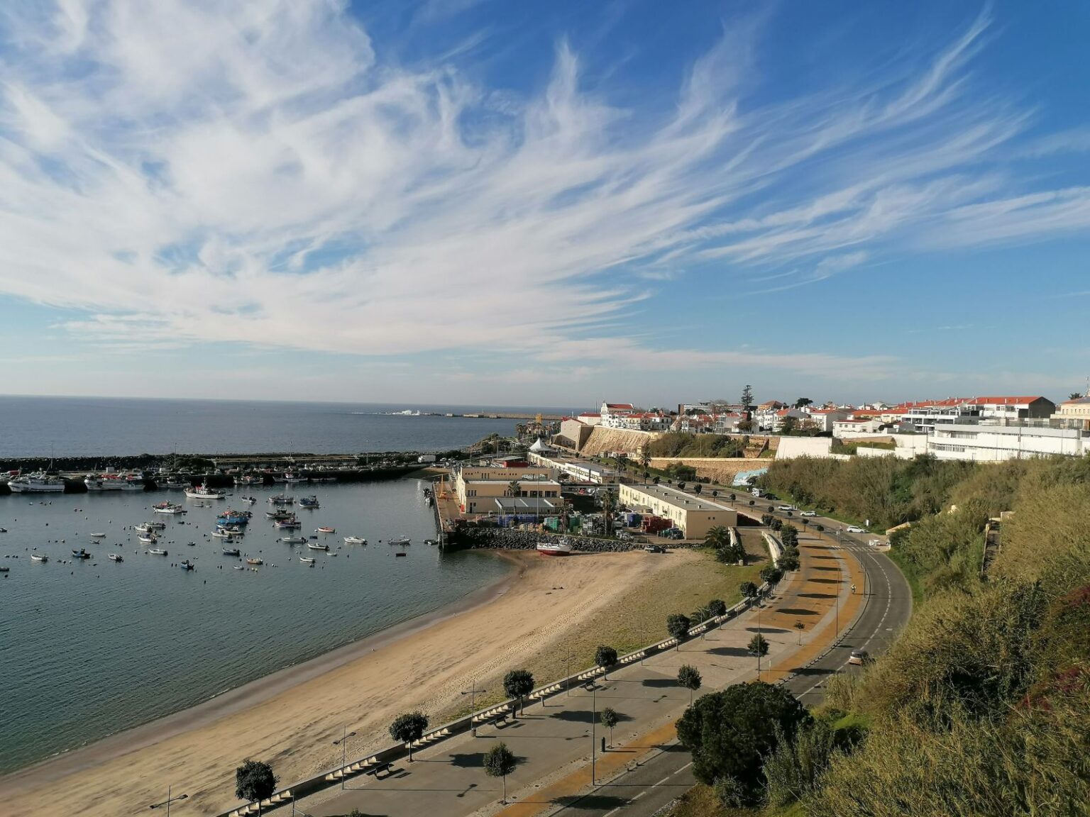 Blick-auf-den-Hafen-von-Sines