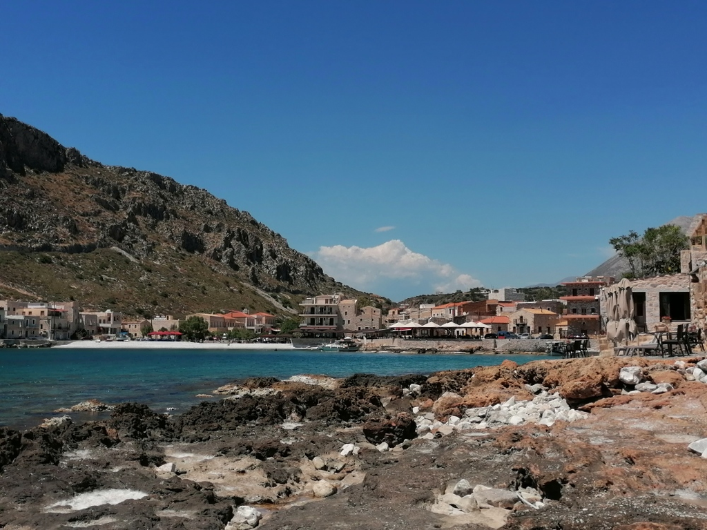 Blick-auf-die-kleine-Bucht Blick-auf-die-kleine-Bucht