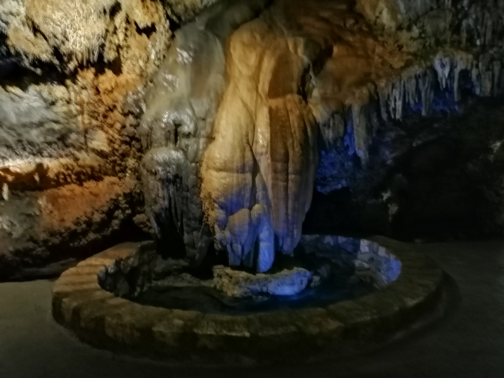 Cave Cave