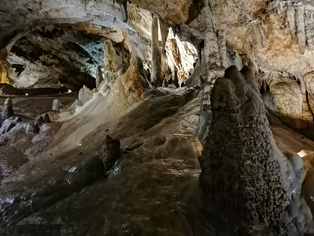 Cave Cave
