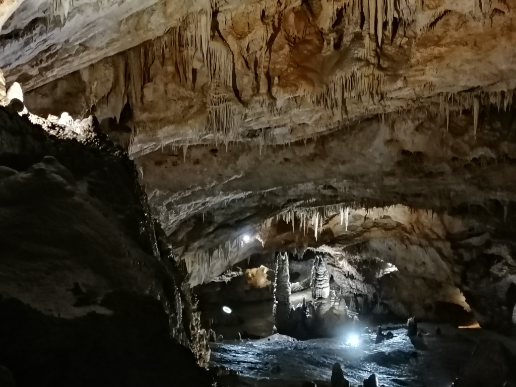 Cave Cave