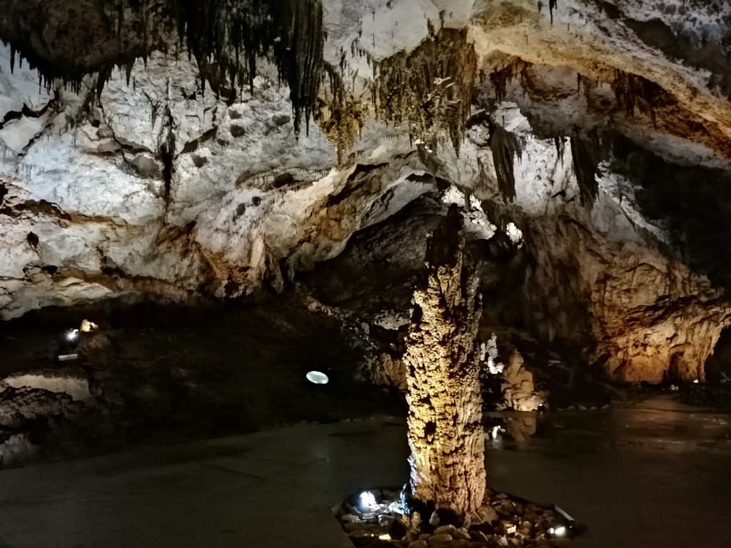 Cave Cave