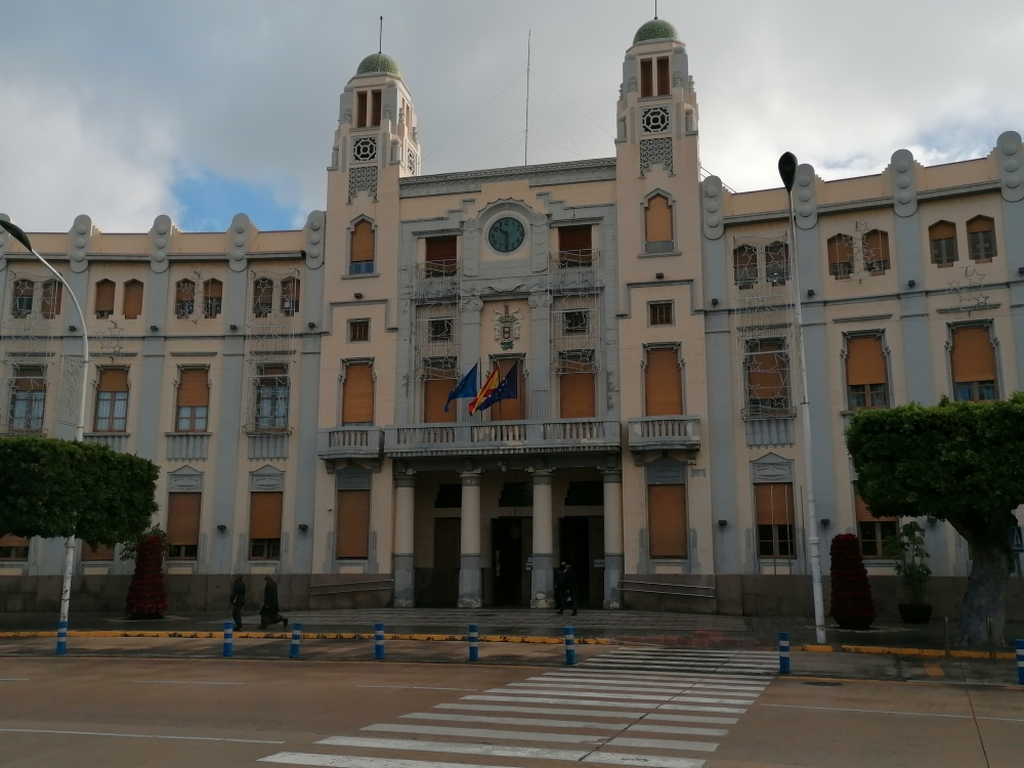 Das-schoene-Rathaus-am-Plaza-Espana Das-schoene-Rathaus-am-Plaza-Espana