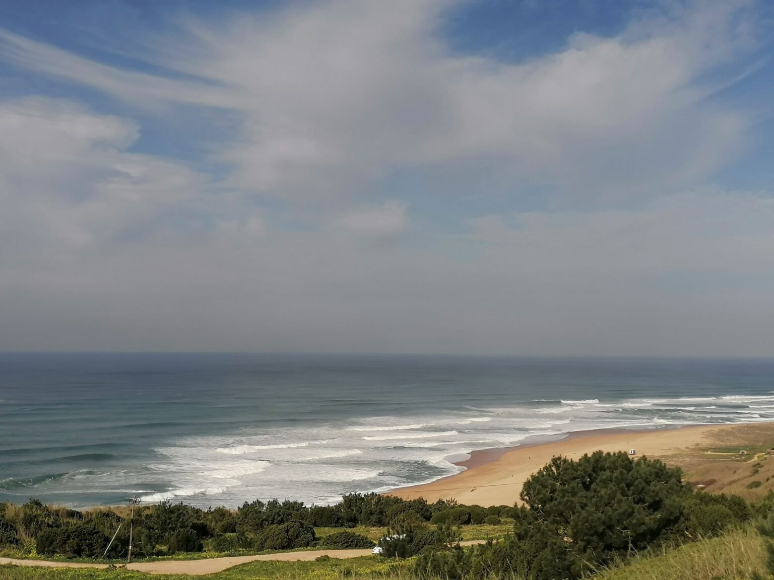 Der-Atlantik-ist-ruhig-und-5-Tage-zuvor-waren-die-Wellen-dort-30m-hoch