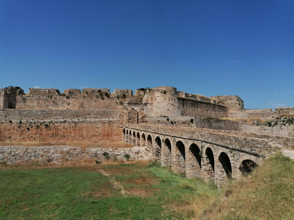 Eingang-zur-Burganlage Eingang-zur-Burganlage