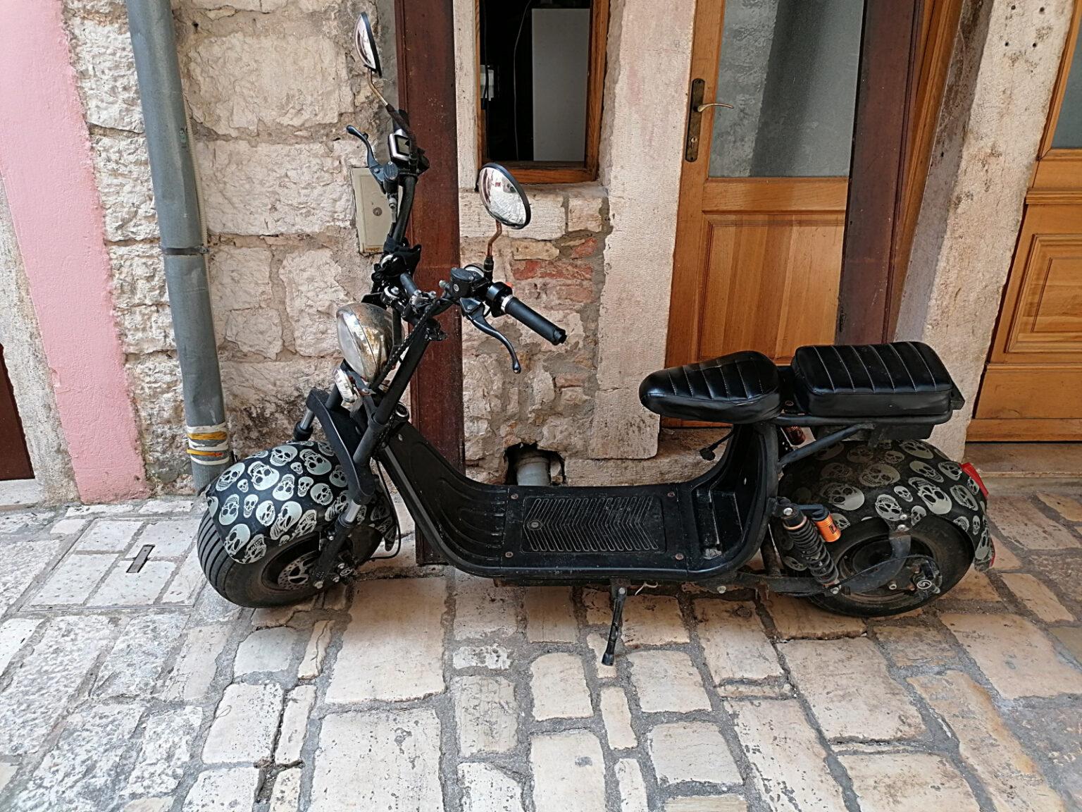 Elektro-Skoter Elektro-Skoter