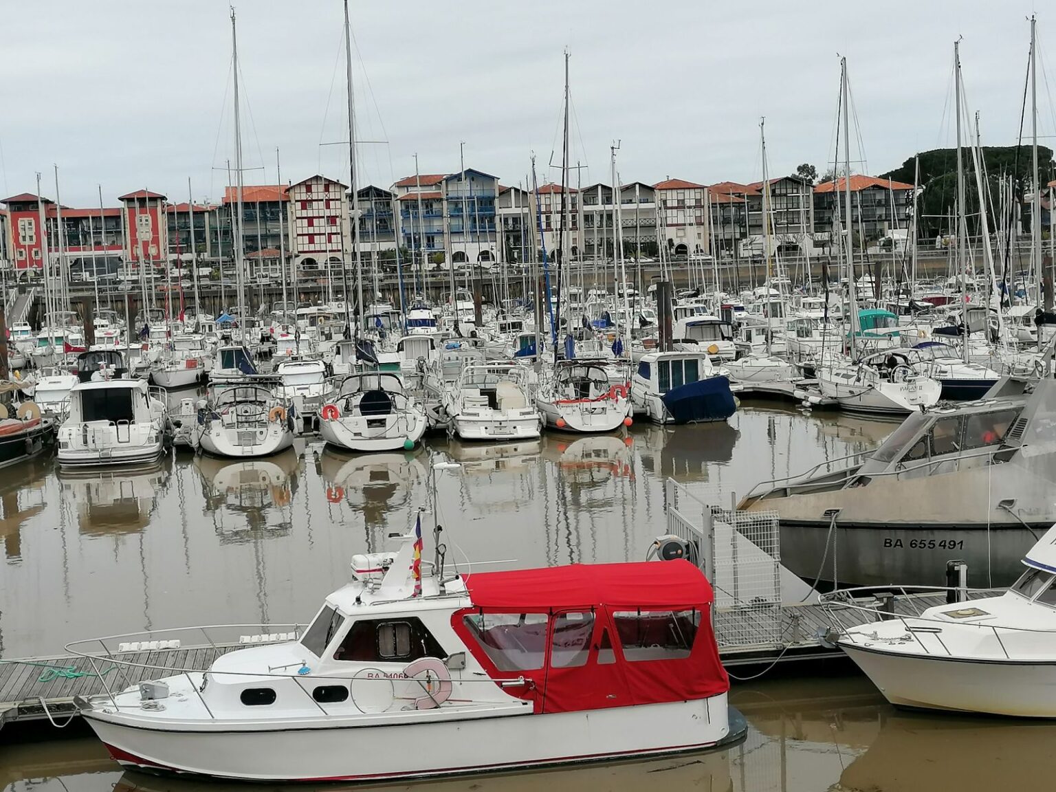 Hafen-von-Hendaye