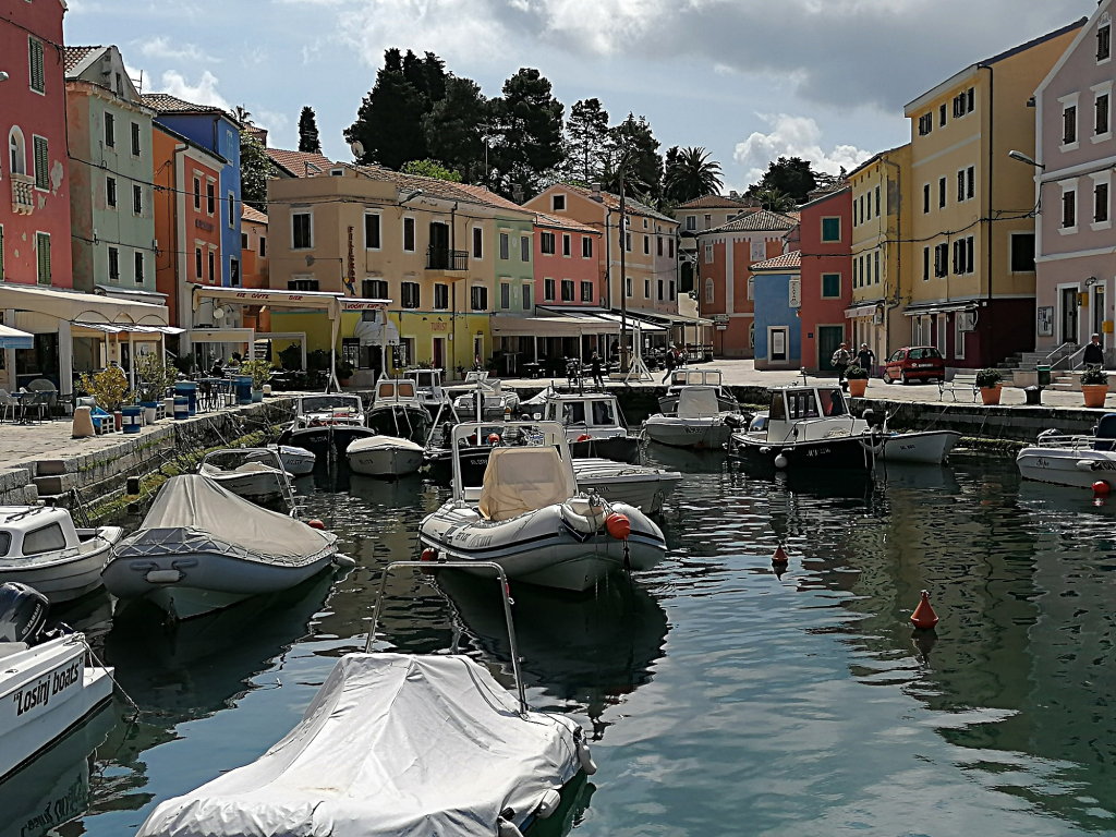 Huebscher-Hafen Huebscher-Hafen
