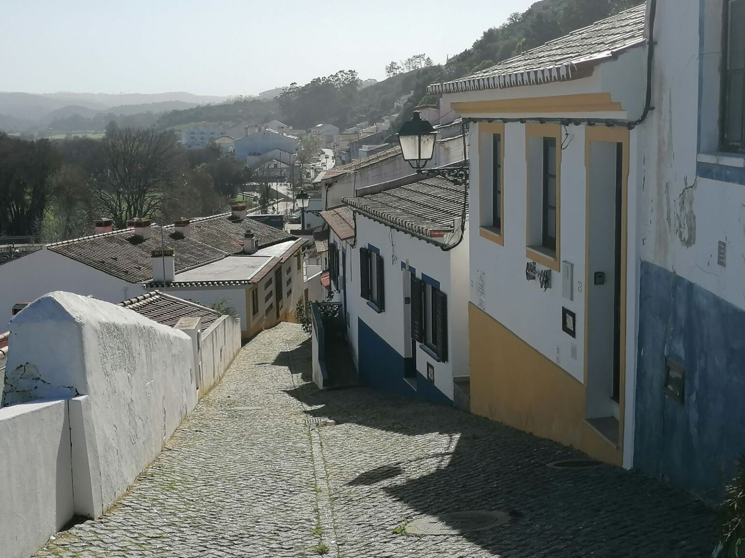 In-Hanglage-gibt-es-viele-Ferienwohnungen