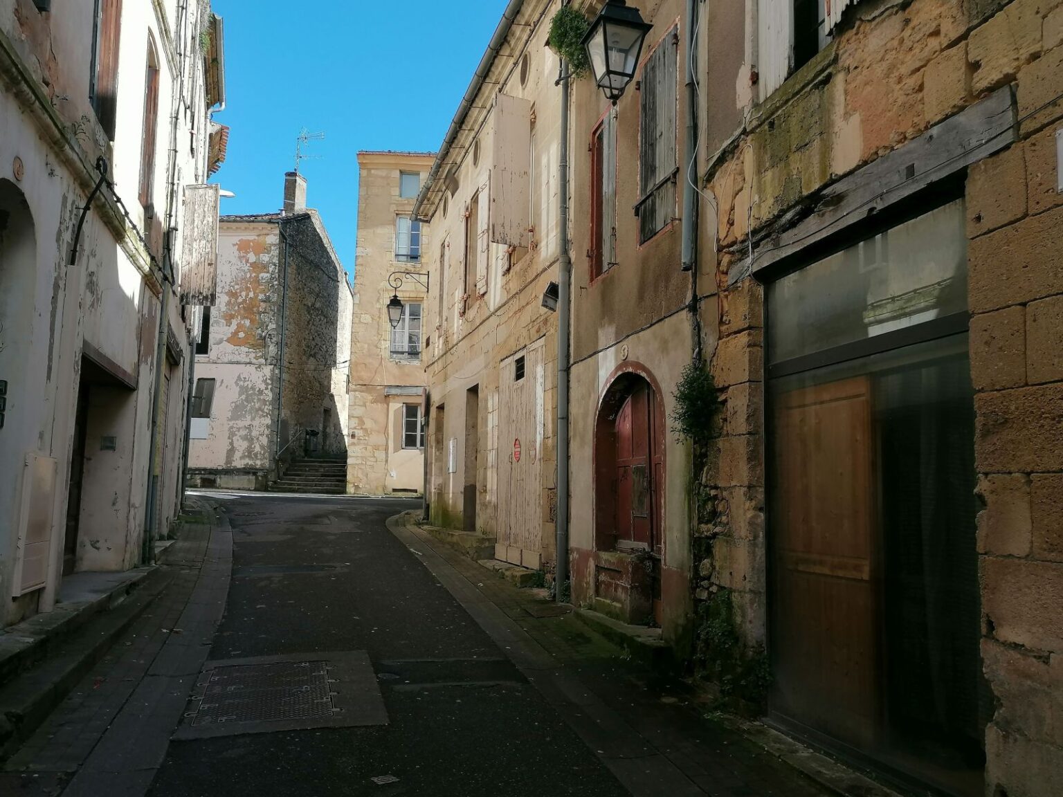 In-den-Gassen-von-Blaye