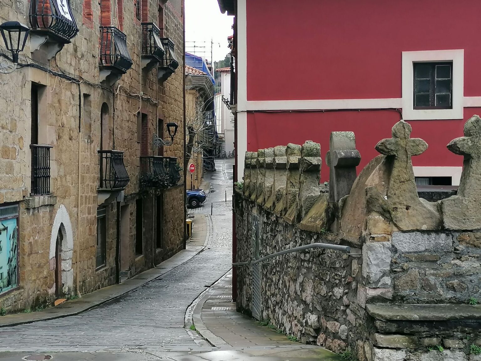 In-den-Gassen-von-Zumaia