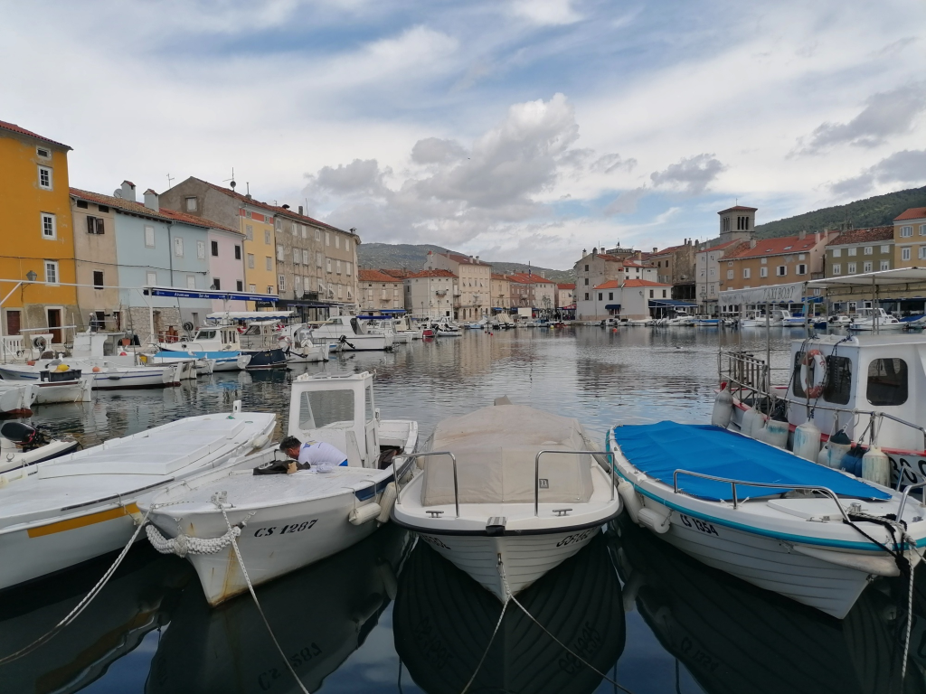 Kleiner-Hafen-Cres Kleiner-Hafen-Cres