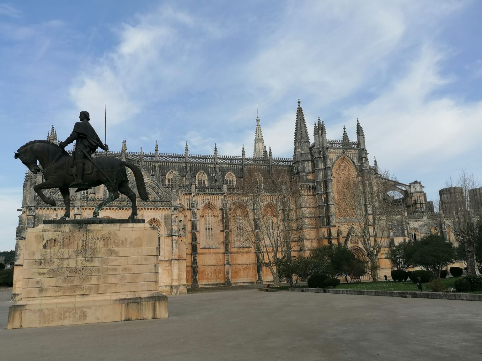 Monasterio-Batha-ein-gigantische-Bauwerk