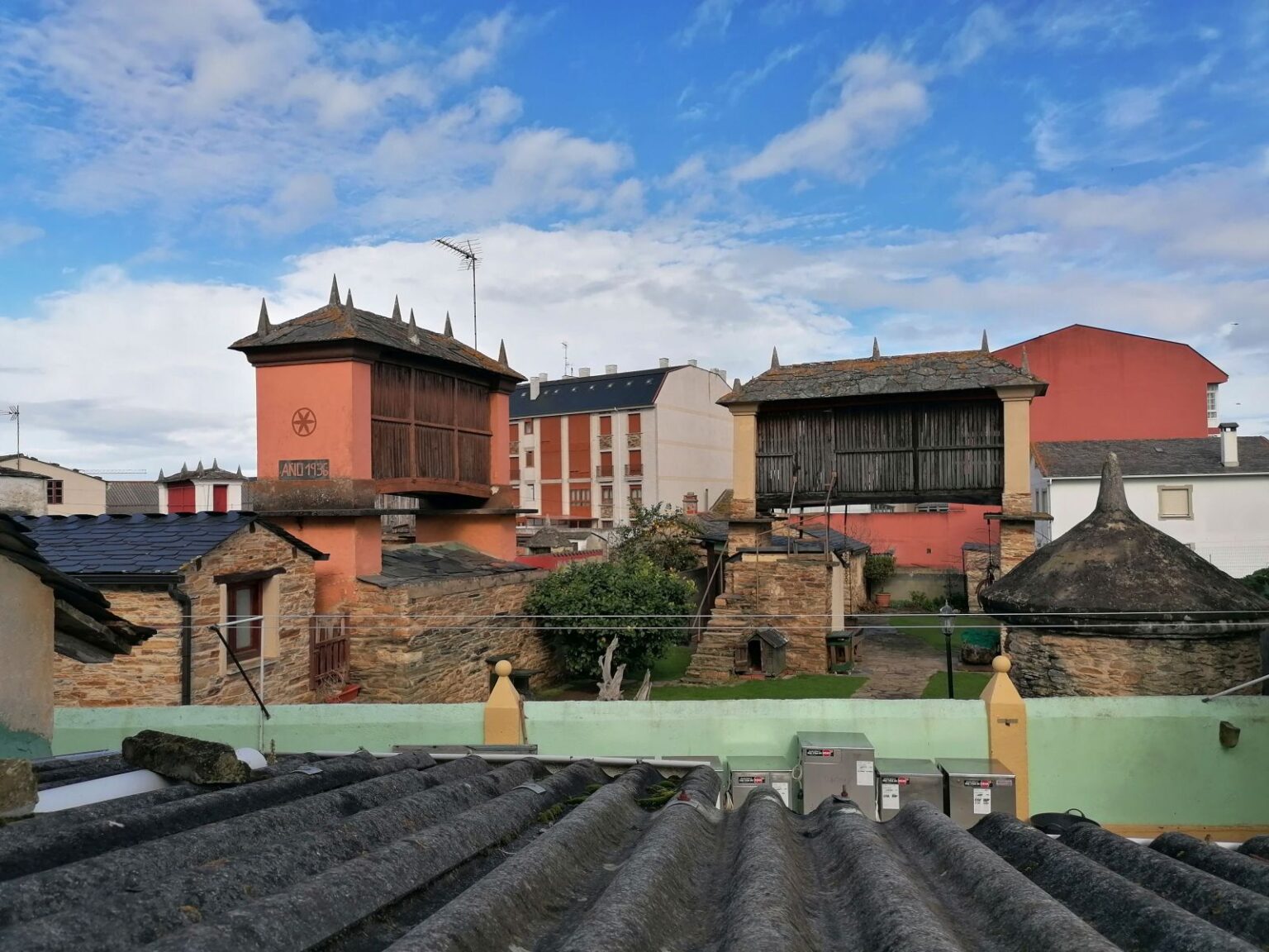 Neuer-und-alter-Baustil-vereint Neuer-und-alter-Baustil-vereint