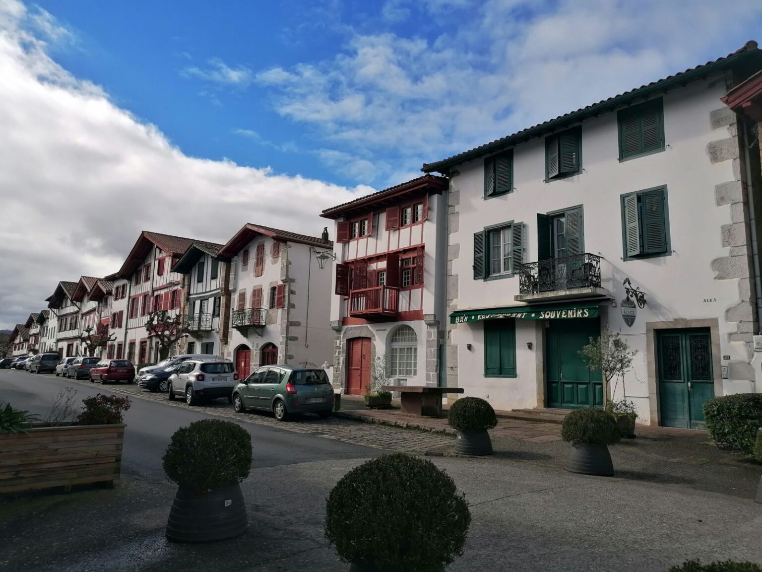 Ortsdurchfahrt-von-Ainhoa