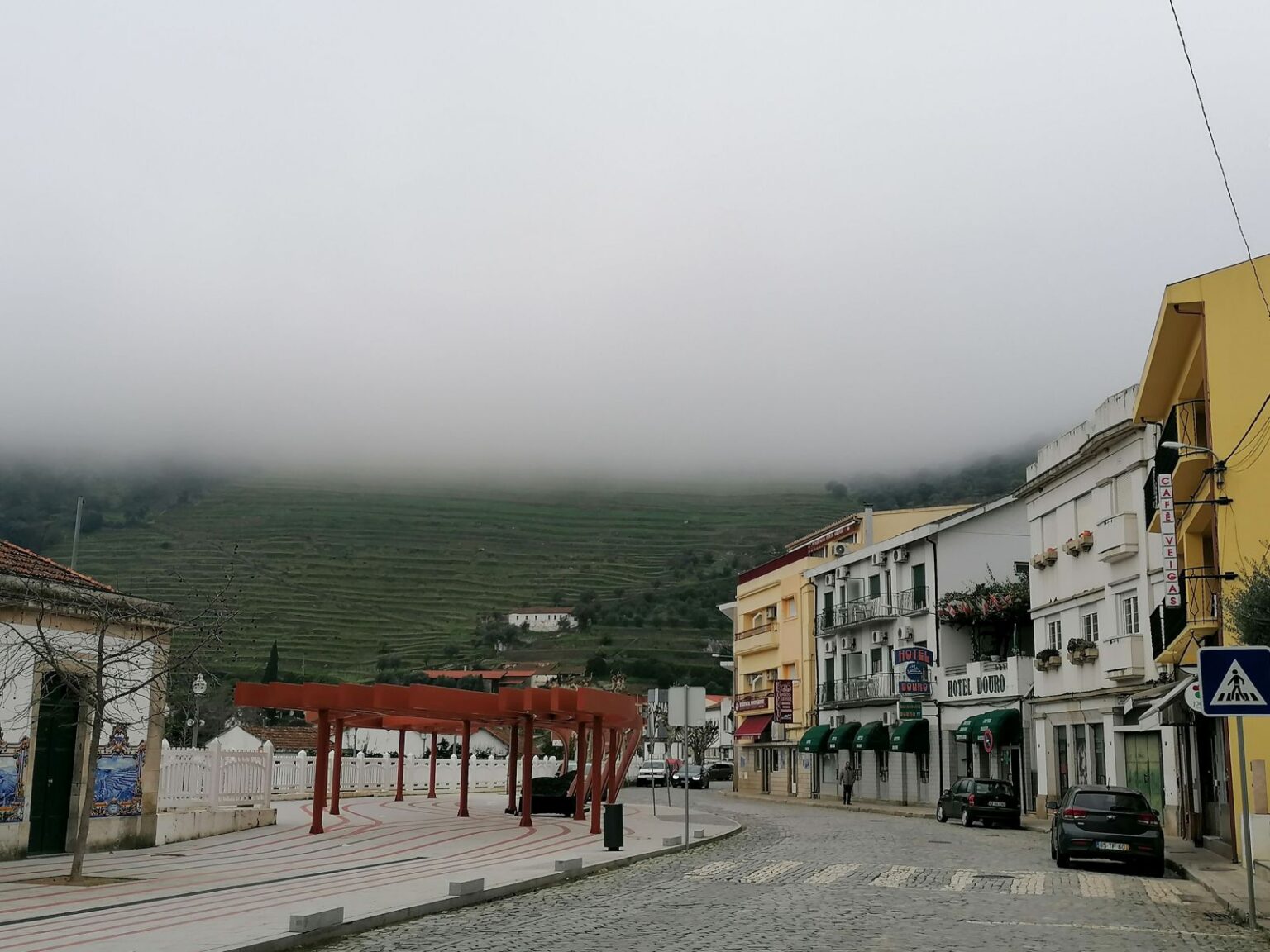 Ortsdurchfahrt-von-Pinhao