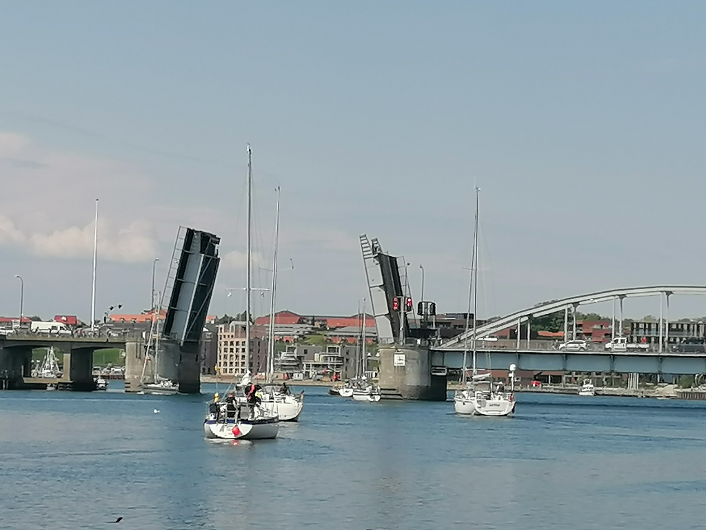 Verbindungsbruecke-Festland-zur-Insel Verbindungsbruecke-Festland-zur-Insel
