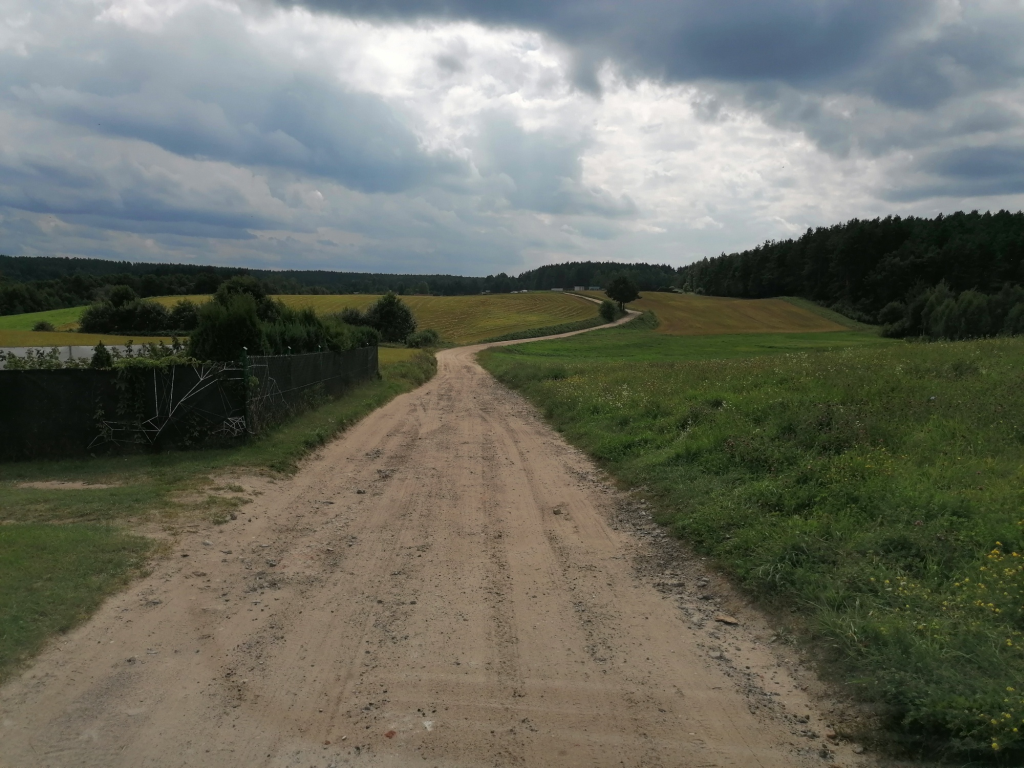 Zufahrtsstrasse-zum-Agro-Camping Zufahrtsstrasse-zum-Agro-Camping